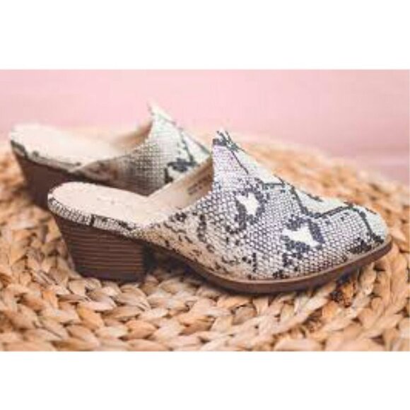 Chinese Laundry Catherin Mule - Snake - Picture 2 of 12